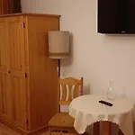 Domek Jelenia Gora Homestay *
